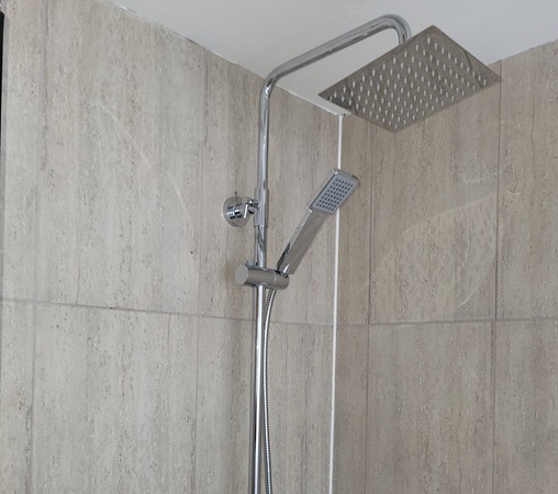 shower comp